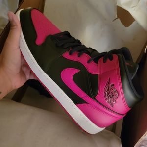 2020 Banned Mid Air Jordan 1 (BRAND NEW)